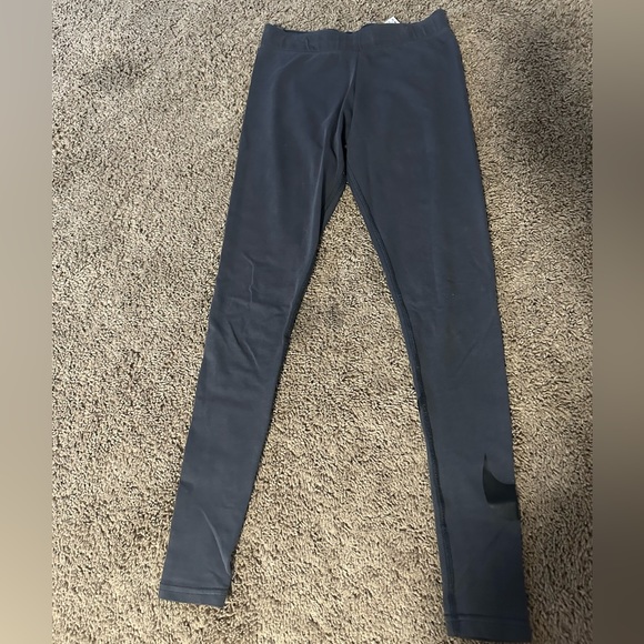 Nike Leggings - Picture 2 of 4